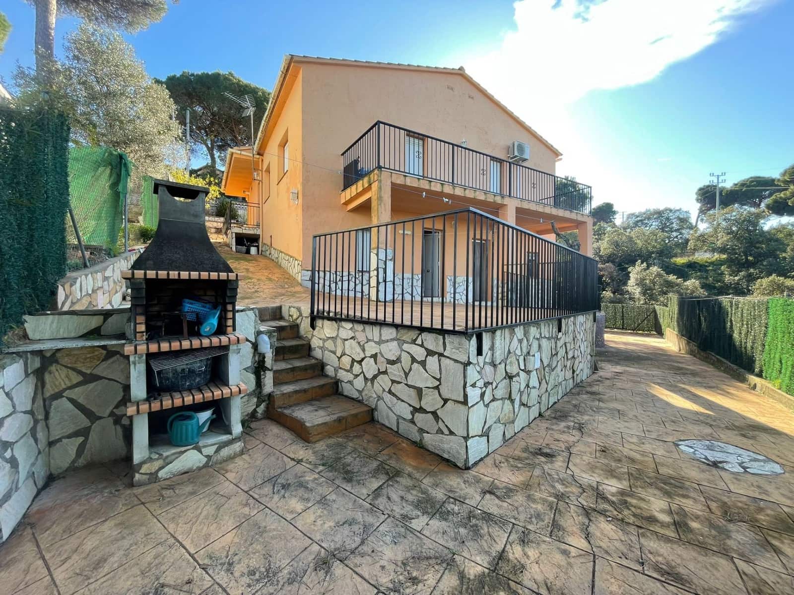 Chalet de 9 habitaciones en Tordera en venta - 275.000 € (Ref: 9535498)