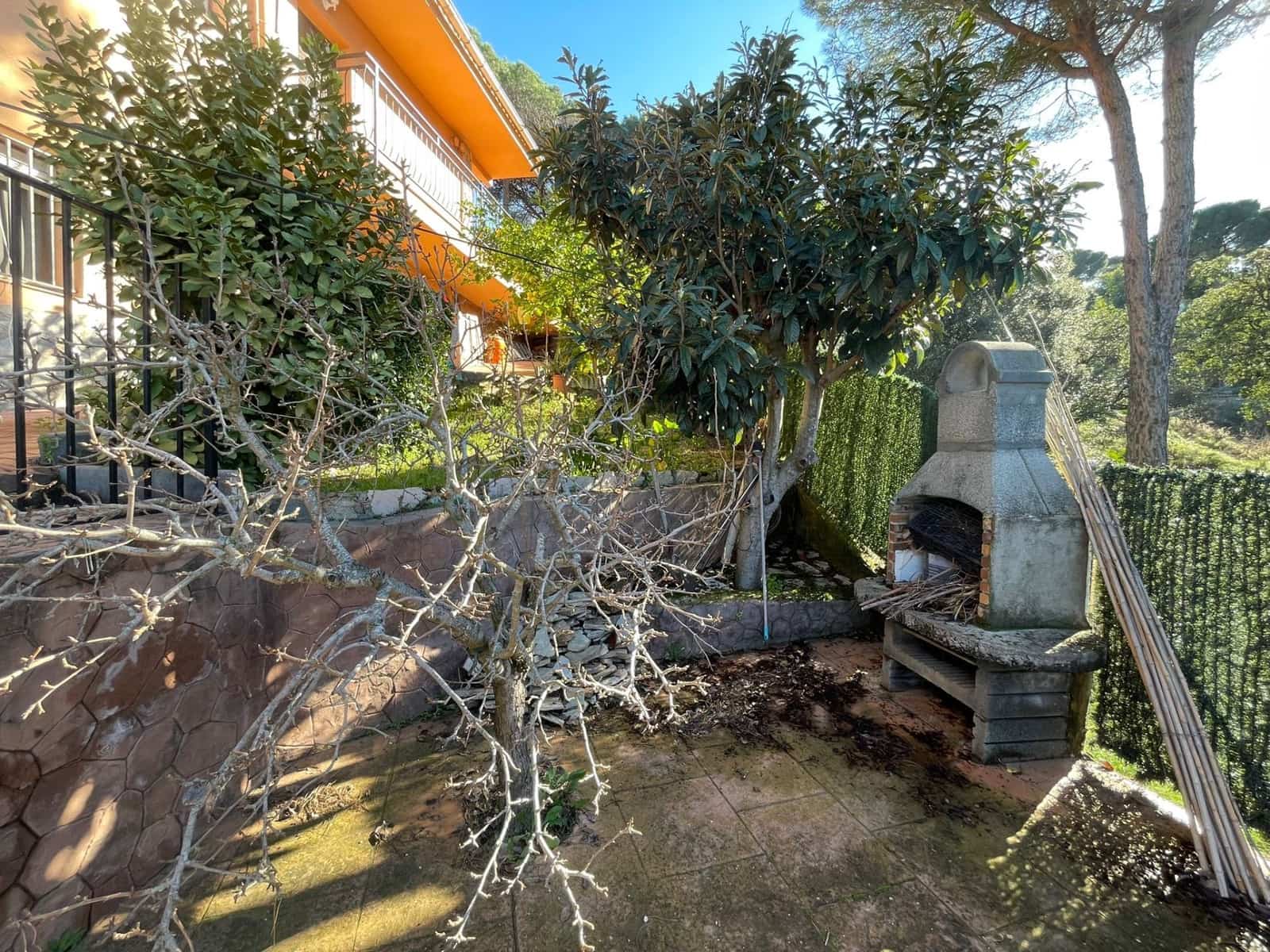 Chalet de 9 habitaciones en Tordera en venta - 275.000 € (Ref: 9535498)