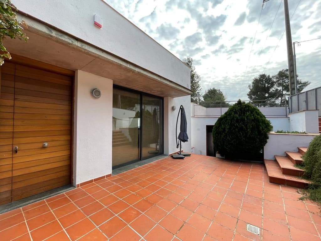 4 bedroom Villa for sale in Palafolls - € 400,000 (Ref: 9540755)