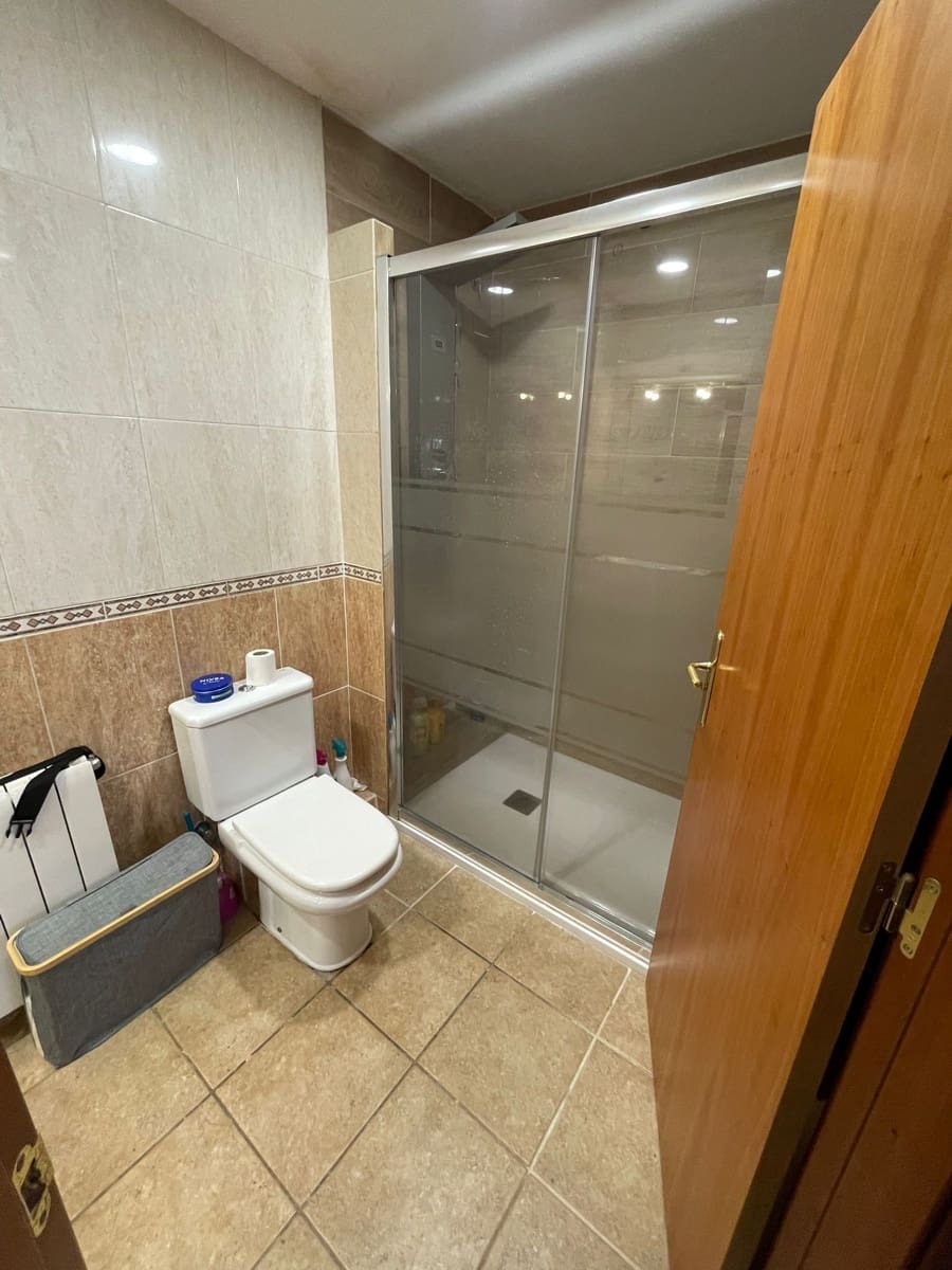 4 sypialnia Willa na sprzedaż w Hostalric z garażem - 360 000 € (Ref: 9568000)