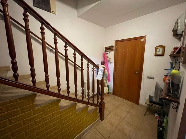 4 sypialnia Willa na sprzedaż w Hostalric z garażem - 360 000 € (Ref: 9568000)