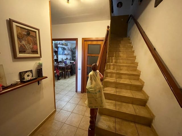 4 sypialnia Willa na sprzedaż w Hostalric z garażem - 360 000 € (Ref: 9568000)