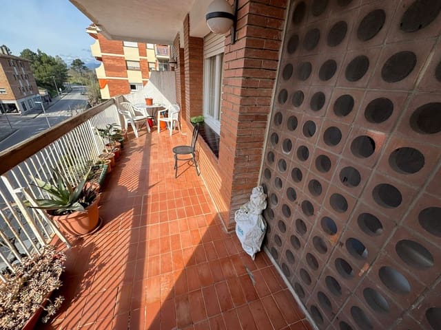 4 sovrum Lägenhet till salu i Hostalric med pool garage - 193 500 € (Ref: 9669908)