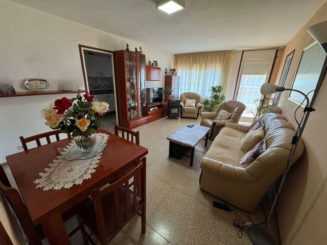 4 sovrum Lägenhet till salu i Hostalric med pool garage - 193 500 € (Ref: 9669908)