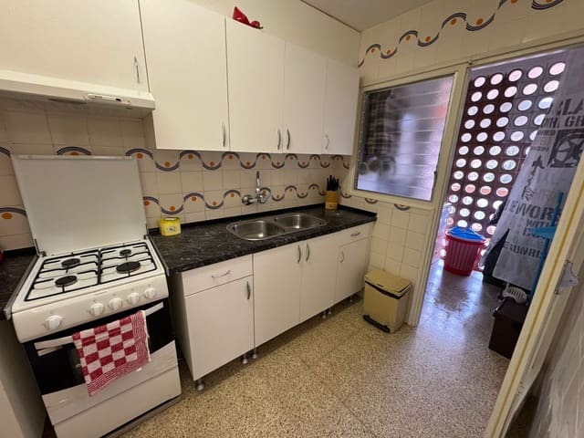 4 sovrum Lägenhet till salu i Hostalric med pool garage - 193 500 € (Ref: 9669908)