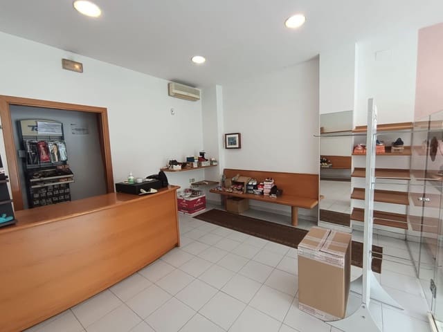 Kommersiell att hyra i Tordera - 750 € (Ref: 9679431)