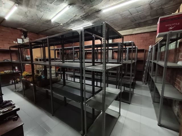 Kommersiell att hyra i Tordera - 750 € (Ref: 9679431)