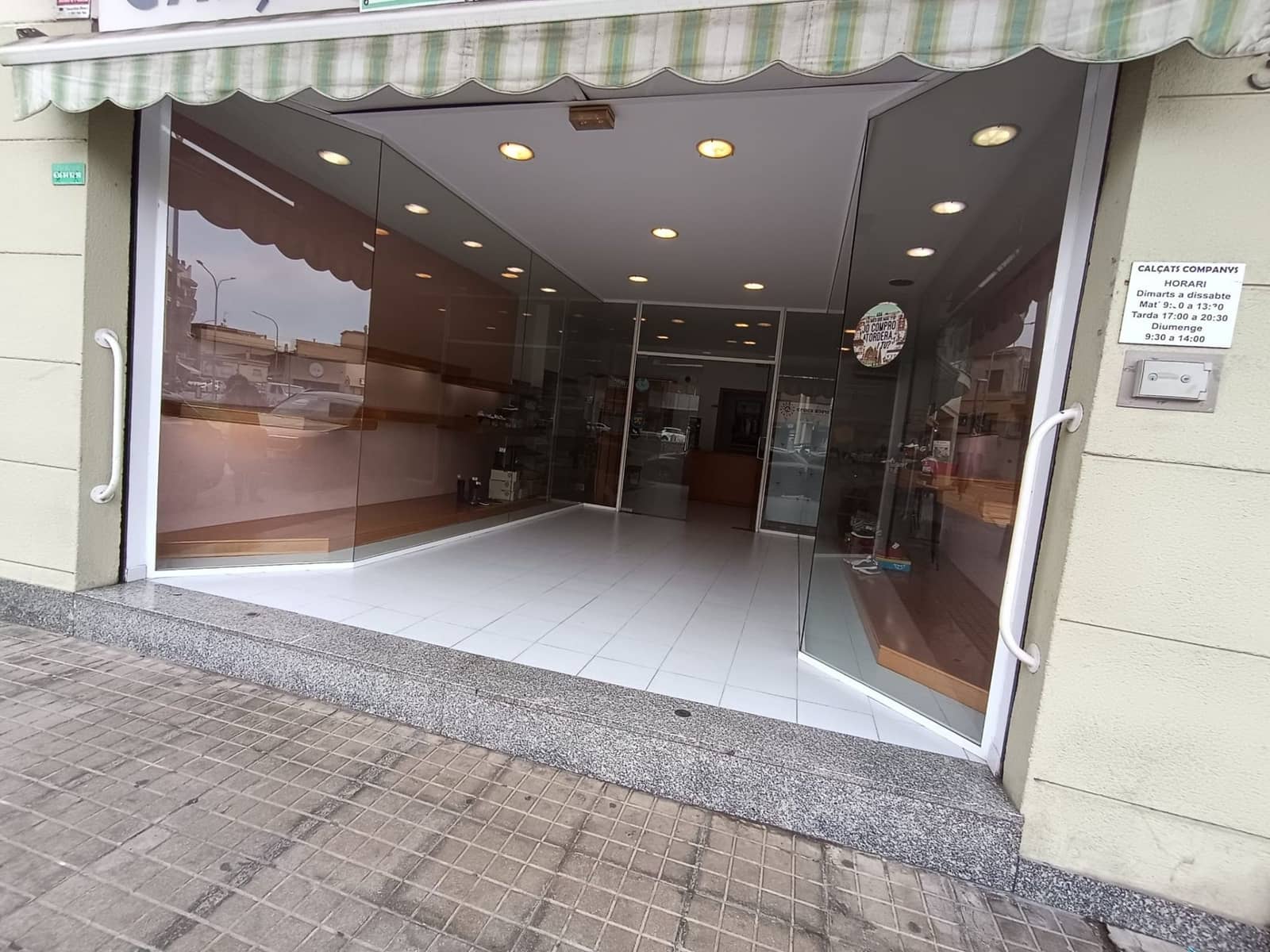 Kommersiell att hyra i Tordera - 750 € (Ref: 9679431)