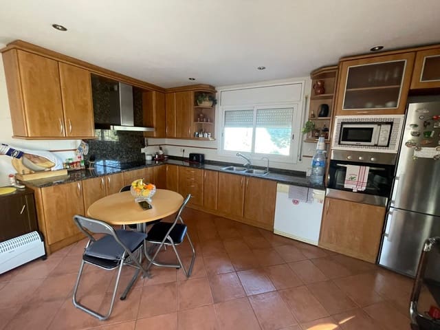 3 slaapkamer Villa te koop in Tordera met garage - € 270.000 (Ref: 9685994)