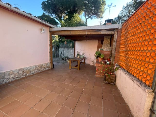 3 slaapkamer Villa te koop in Tordera met garage - € 270.000 (Ref: 9685994)