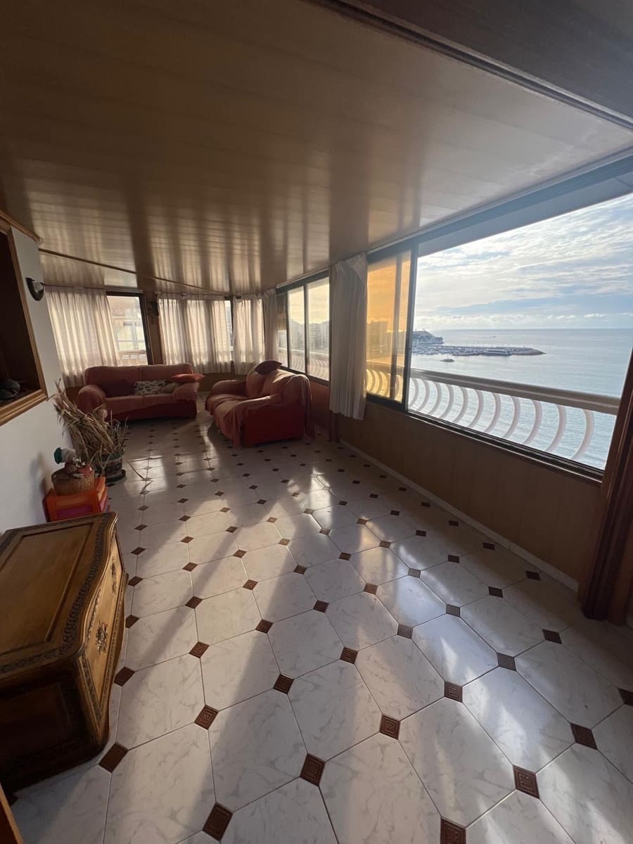 4 quarto Penthouse para venda em Benidorm com garagem - 549 999 € (Ref: 9458576)