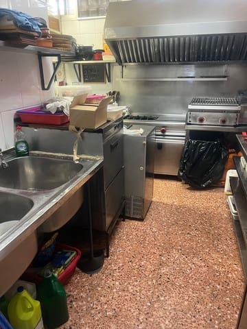 Komercyjne do wynajęcia w Benidorm - 1 600 € (Ref: 9458577)