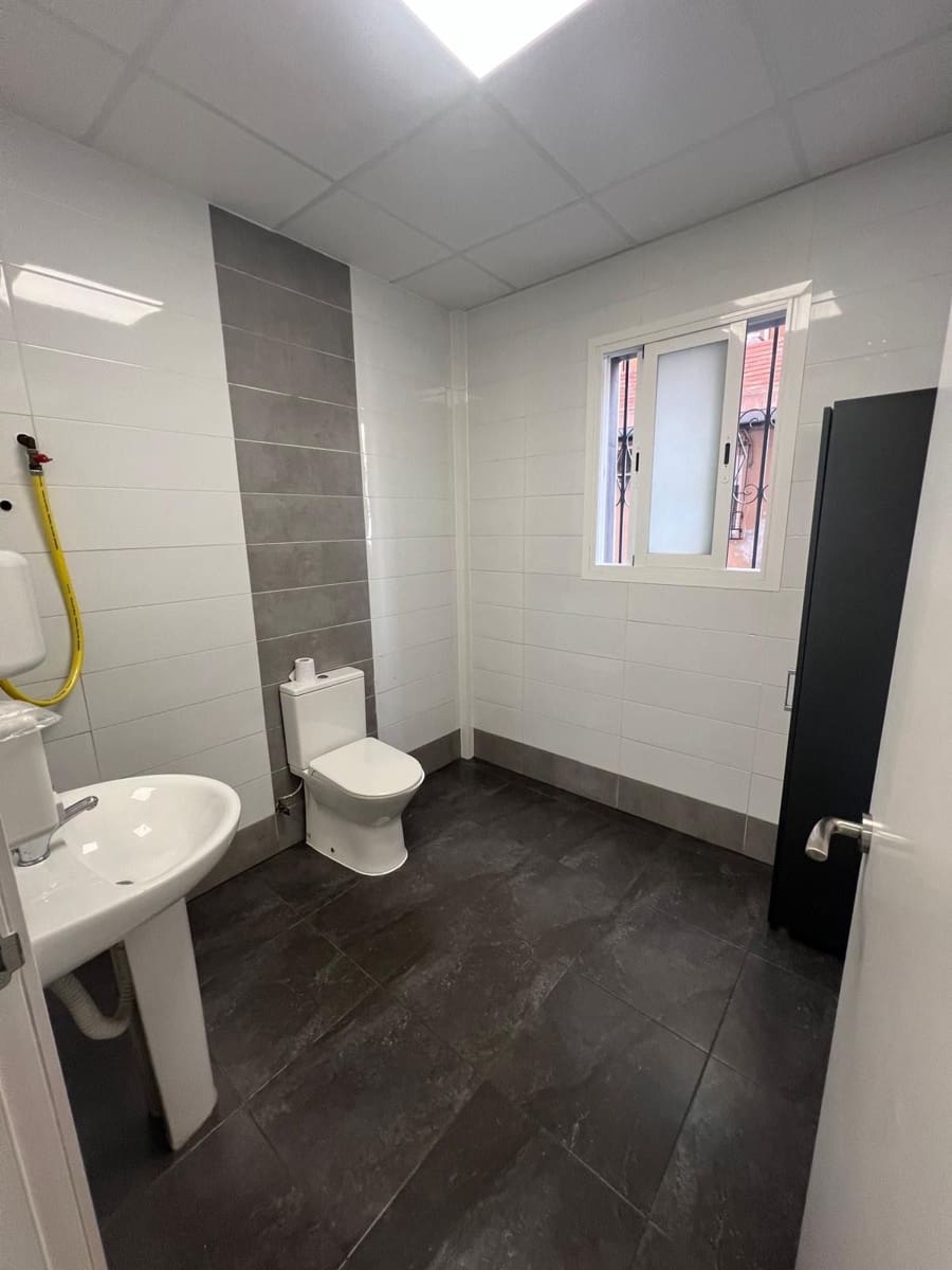 Gewerbe zu vermieten in Benidorm - 2.000 € (Ref: 9458584)