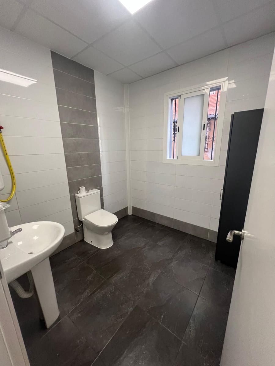 Gewerbe zu vermieten in Benidorm - 2.000 € (Ref: 9458584)