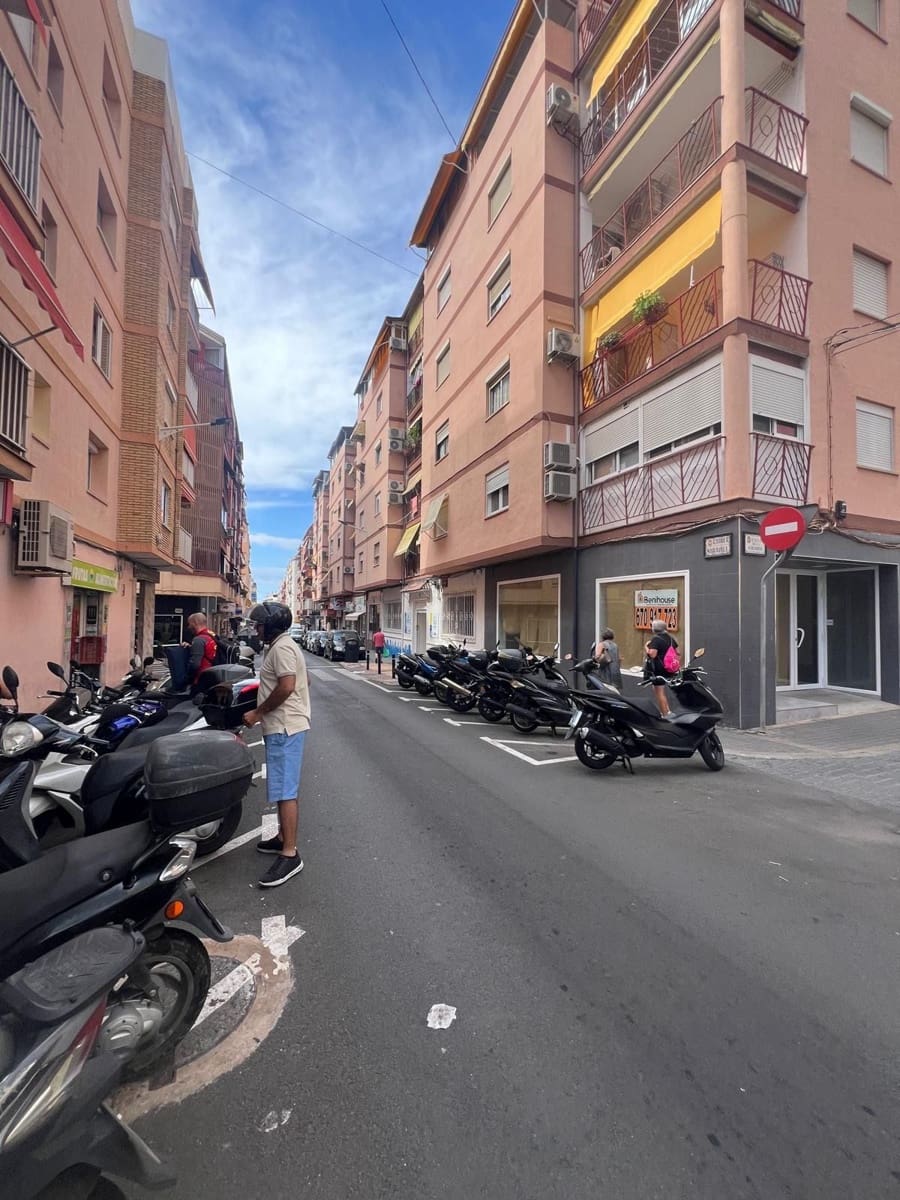 Gewerbe zu vermieten in Benidorm - 2.000 € (Ref: 9458584)