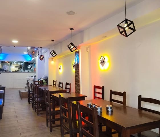 Commercieel te huur in Benidorm - € 1.700 (Ref: 9458589)