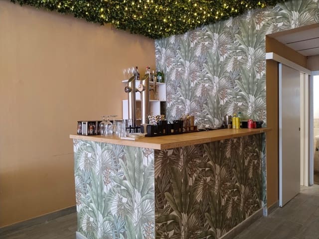 Commercieel te huur in Benidorm - € 1.700 (Ref: 9458589)