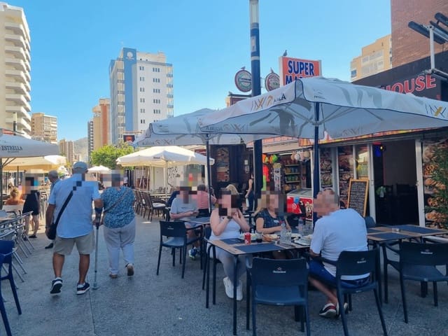 Commercieel te huur in Benidorm - € 1.700 (Ref: 9458589)