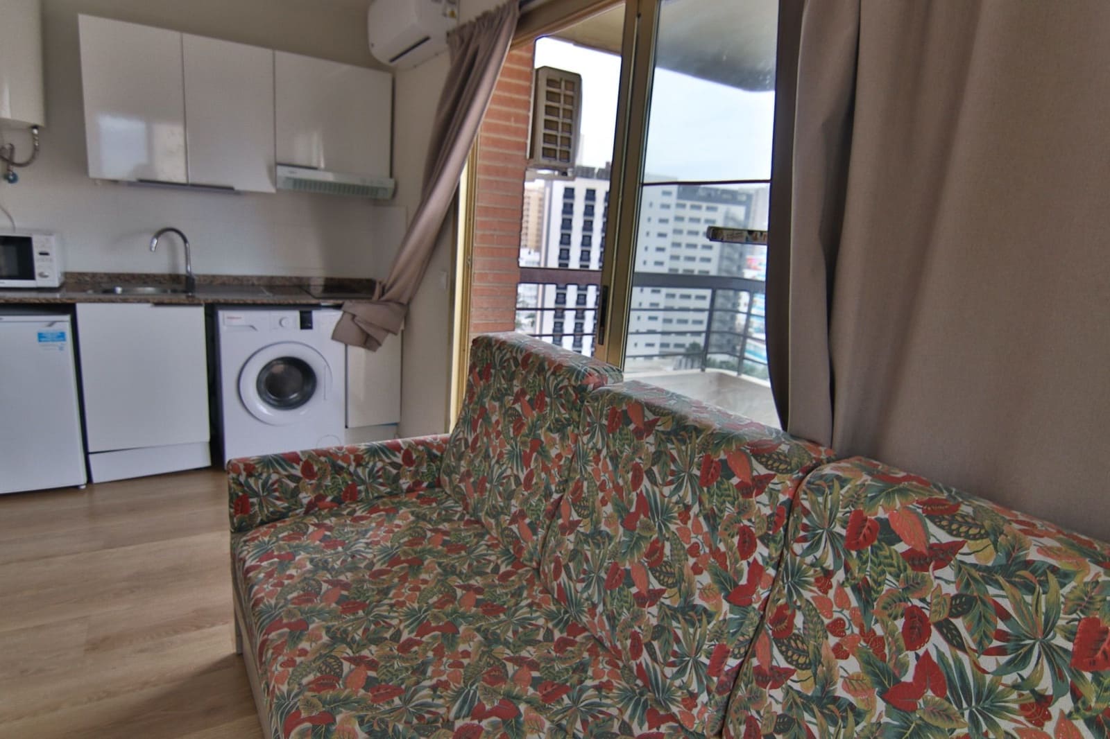 Apartamento de 1 habitación en Benidorm en venta con piscina garaje - 195.000 € (Ref: 9458590)