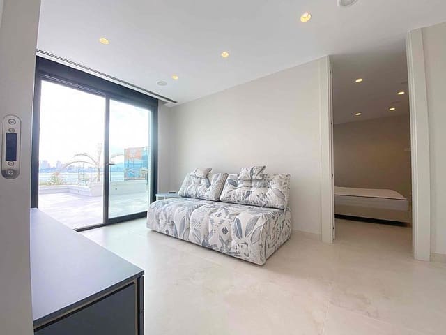 4 makuuhuone Omakotitalo myytävänä paikassa Benidorm mukana uima-altaan 
autotalli - 1 650 000 € (Ref: 9458591)