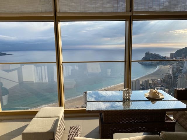 2 camera da letto Appartamento da affittare in Benidorm con garage - 3.000 € (Rif: 9458593)