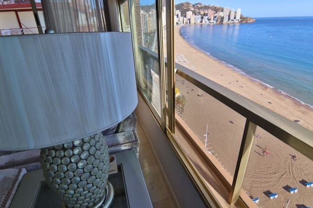 3 chambre Appartement à vendre à Benidorm avec piscine garage - 845 000 € (Ref: 9458595)