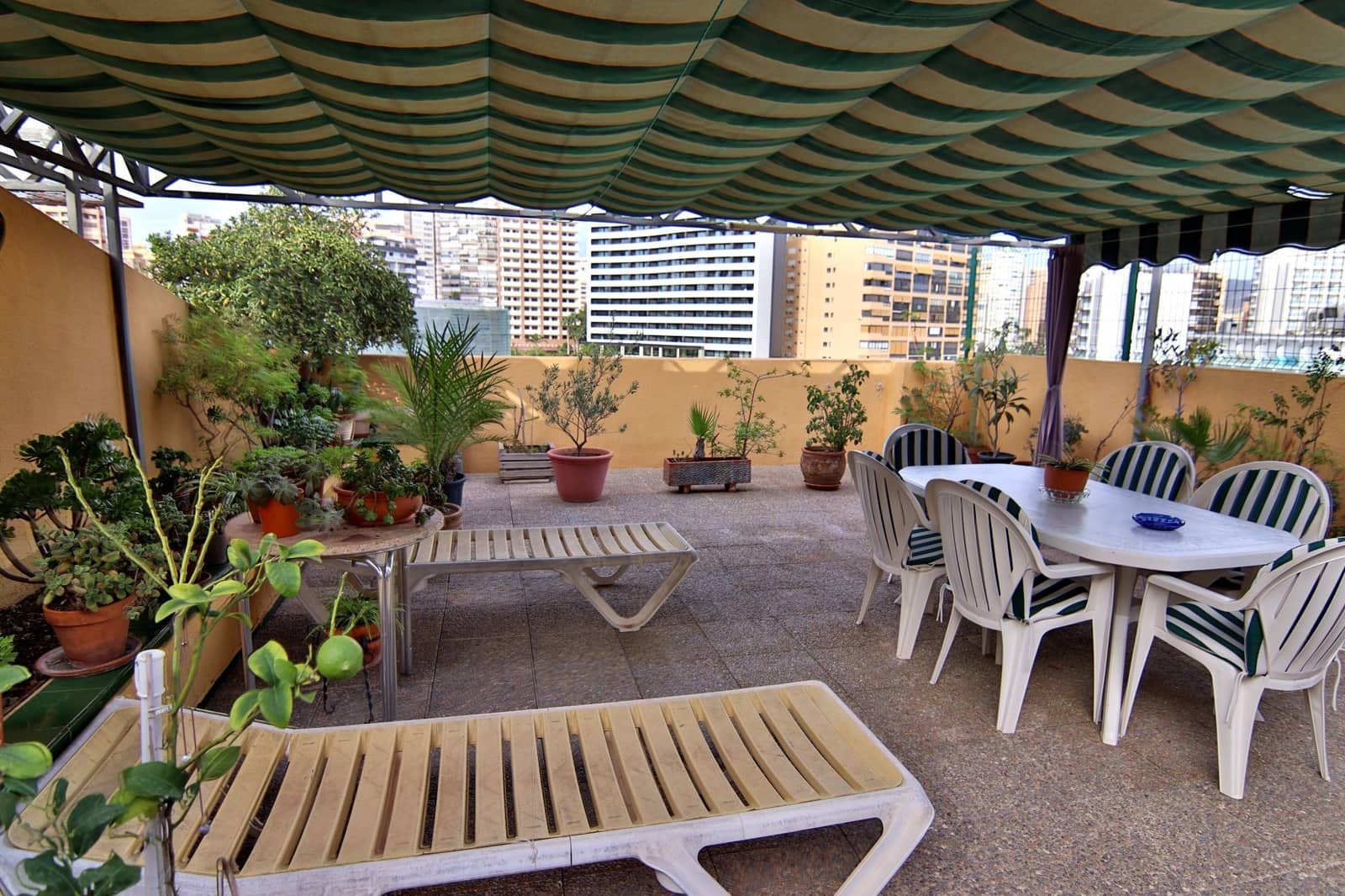 Ático de 4 habitaciones en Benidorm en venta - 466.999 € (Ref: 9458596)