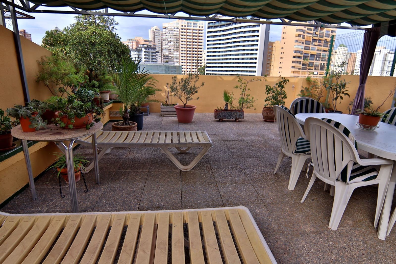 Ático de 4 habitaciones en Benidorm en venta - 466.999 € (Ref: 9458596)