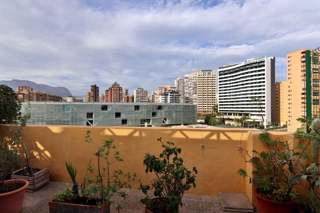 Ático de 4 habitaciones en Benidorm en venta - 466.999 € (Ref: 9458596)