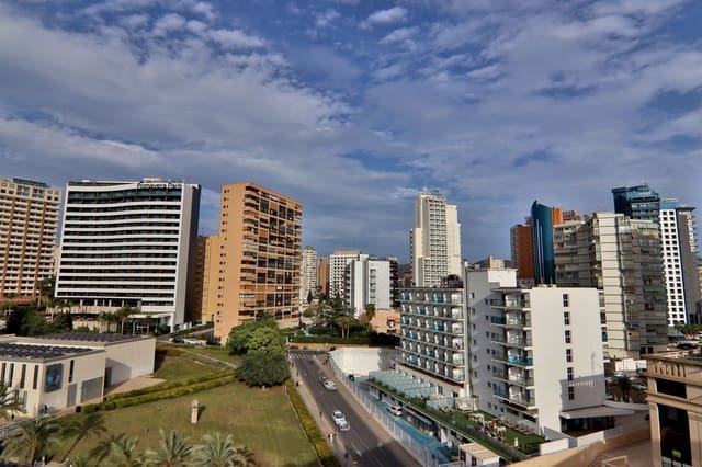 Ático de 4 habitaciones en Benidorm en venta - 466.999 € (Ref: 9458596)