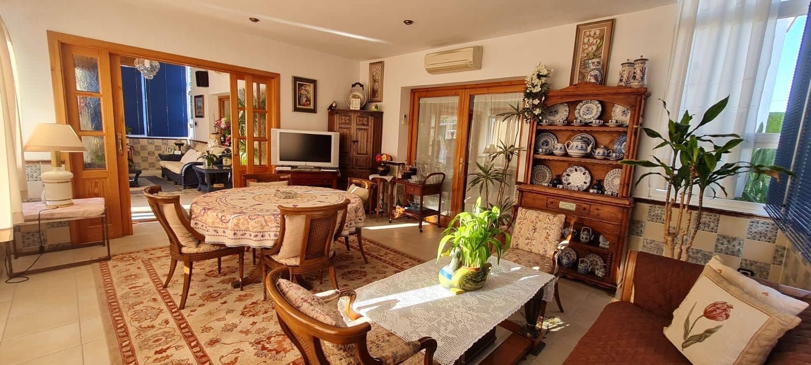 6 Zimmer Villa zu verkaufen in Benidorm mit Pool Garage - 745.000 € (Ref: 9458602)