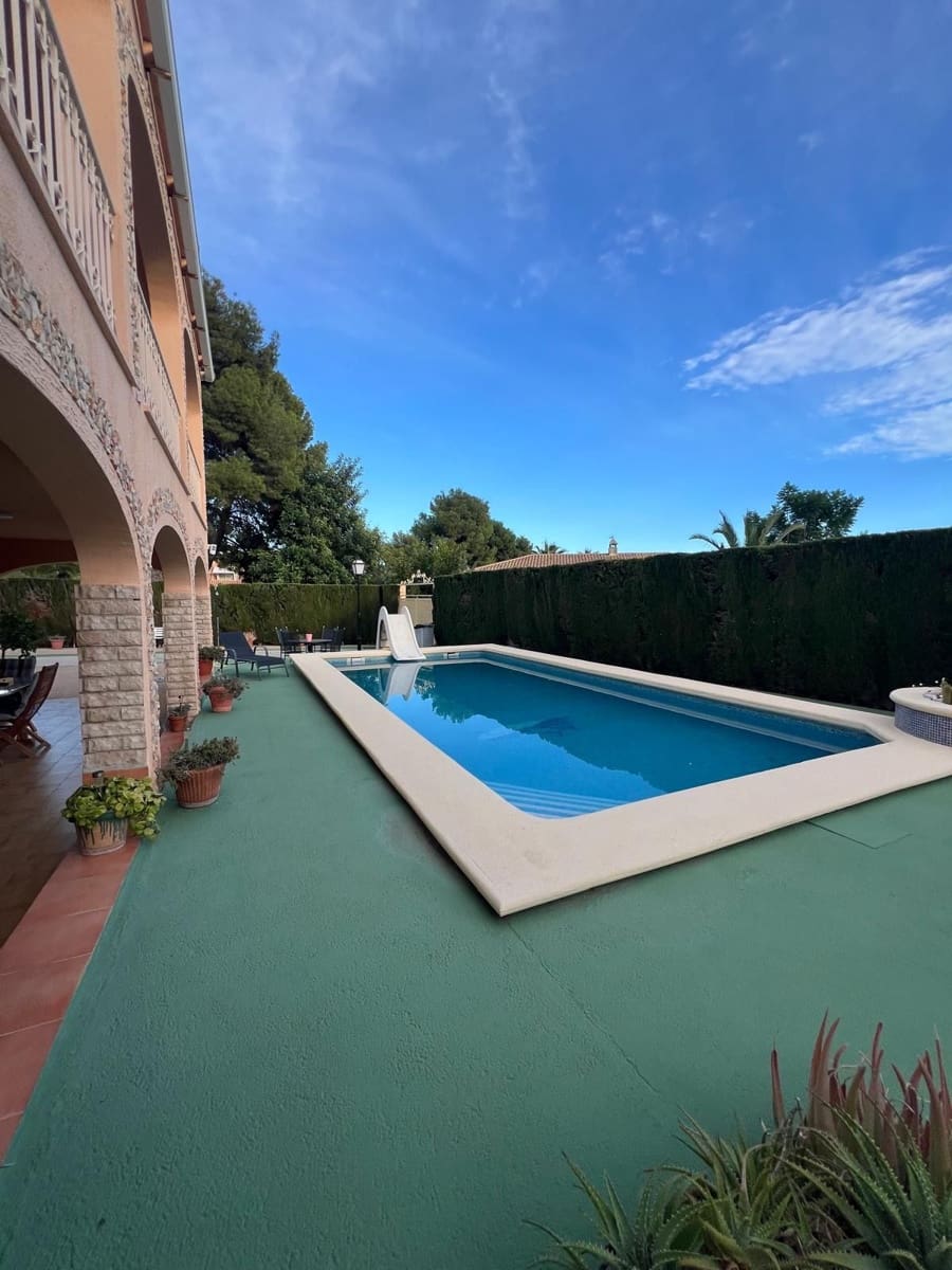 5 Zimmer Villa zu verkaufen in La Nucia mit Garage - 860.000 € (Ref: 9458606)