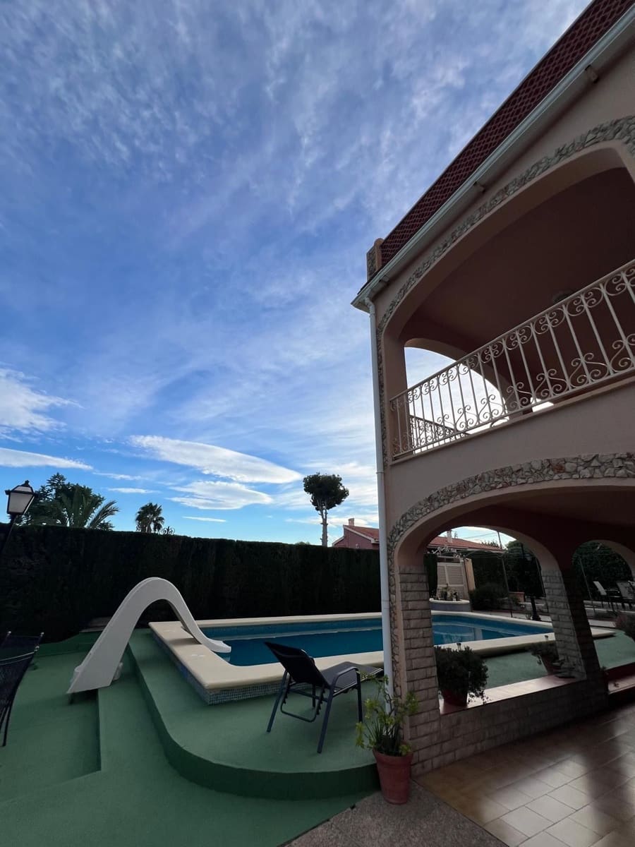 5 Zimmer Villa zu verkaufen in La Nucia mit Garage - 860.000 € (Ref: 9458606)