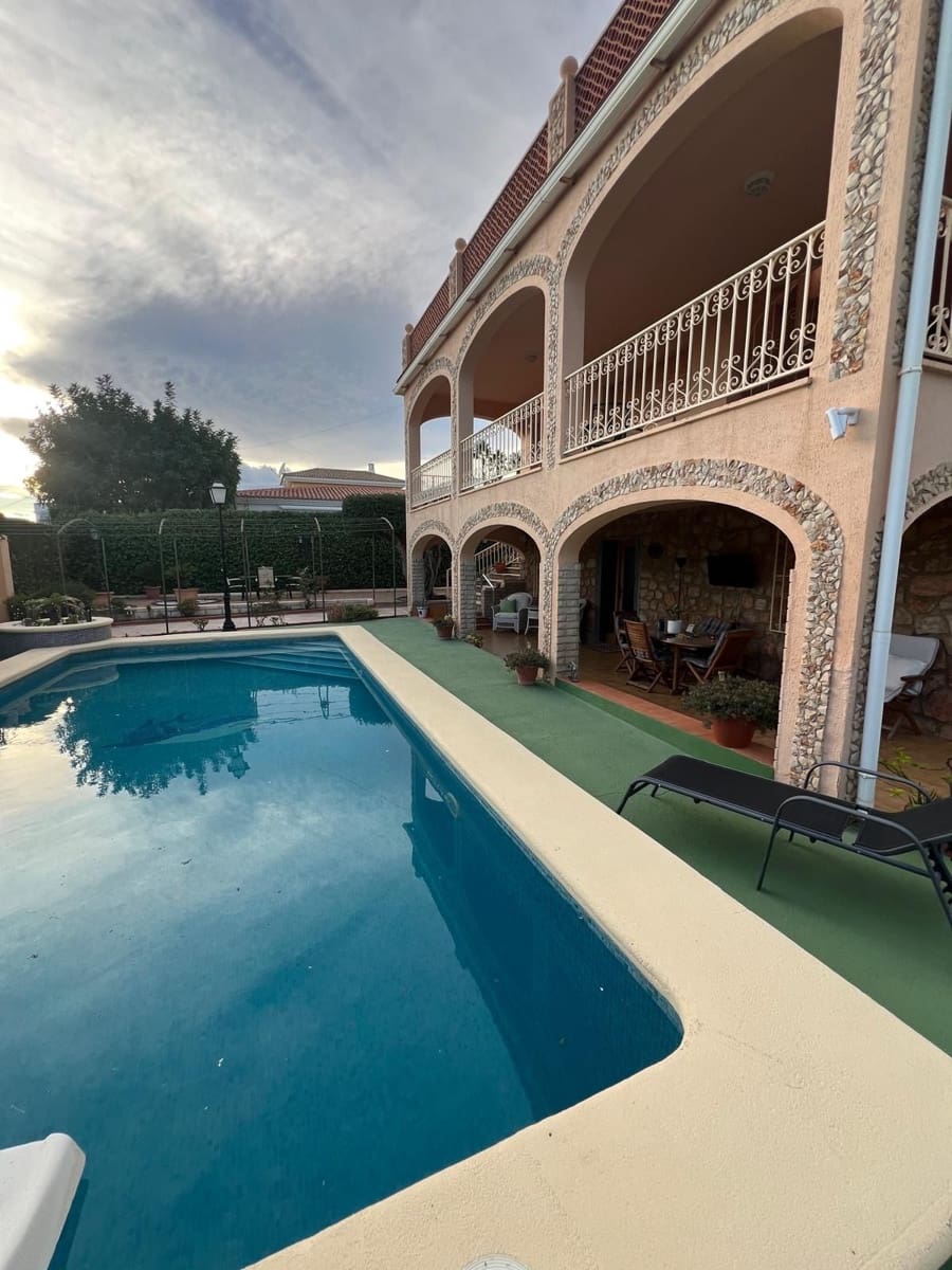 5 Zimmer Villa zu verkaufen in La Nucia mit Garage - 860.000 € (Ref: 9458606)