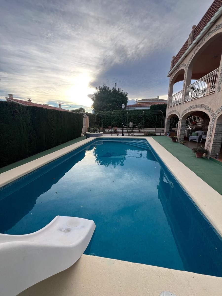 5 Zimmer Villa zu verkaufen in La Nucia mit Garage - 860.000 € (Ref: 9458606)