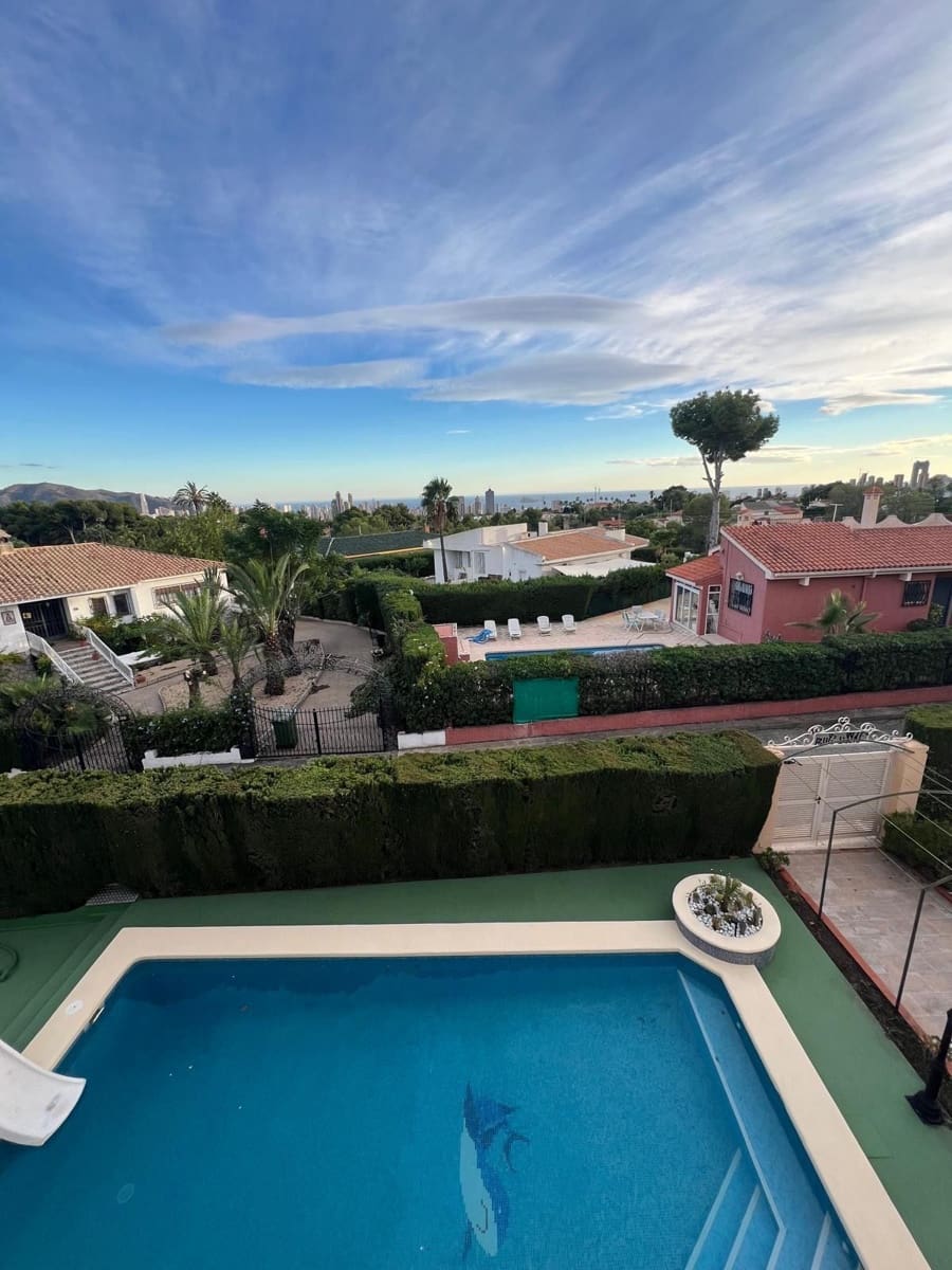 5 Zimmer Villa zu verkaufen in La Nucia mit Garage - 860.000 € (Ref: 9458606)