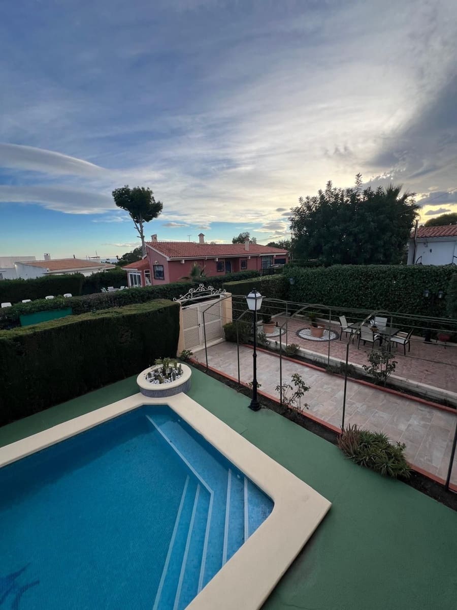 5 Zimmer Villa zu verkaufen in La Nucia mit Garage - 860.000 € (Ref: 9458606)