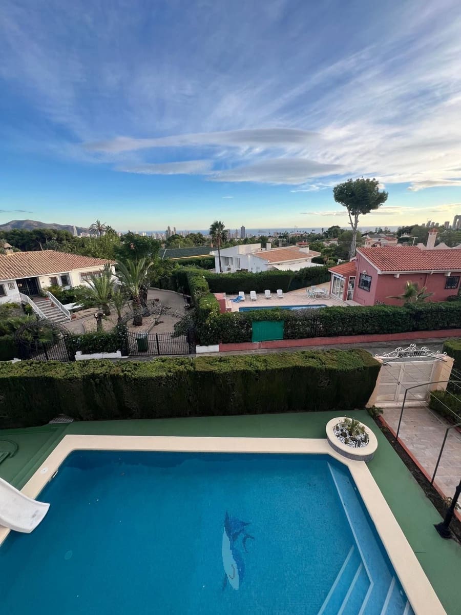 5 Zimmer Villa zu verkaufen in La Nucia mit Garage - 860.000 € (Ref: 9458606)