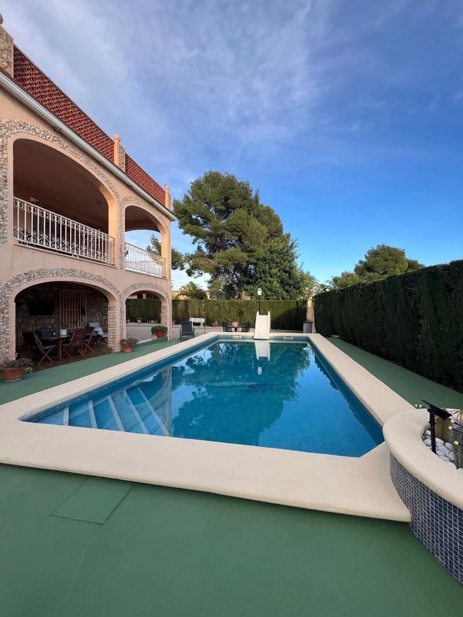 5 Zimmer Villa zu verkaufen in La Nucia mit Garage - 860.000 € (Ref: 9458606)