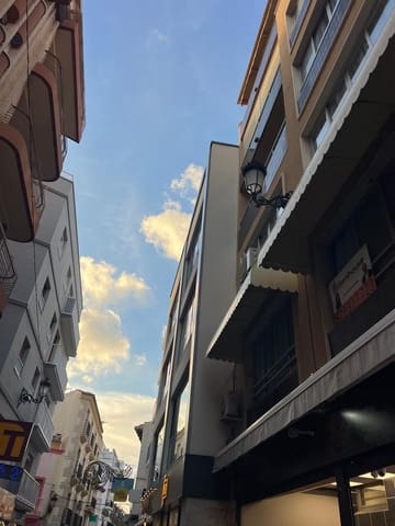 Kaupallinen myytävänä paikassa Benidorm - 264 999 € (Ref: 9458607)