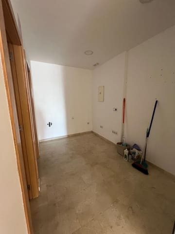 Kaupallinen vuokrattavana paikassa Benidorm - 600 € (Ref: 9470288)