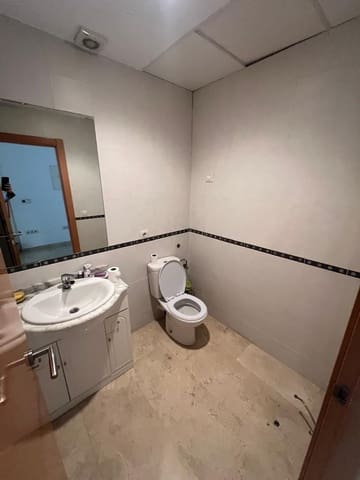 Kaupallinen vuokrattavana paikassa Benidorm - 600 € (Ref: 9470288)