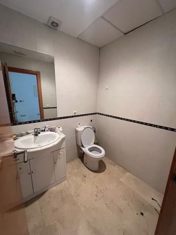 Kaupallinen vuokrattavana paikassa Benidorm - 600 € (Ref: 9470288)