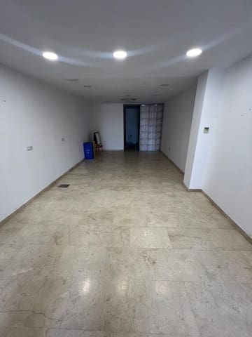 Kaupallinen vuokrattavana paikassa Benidorm - 600 € (Ref: 9470288)