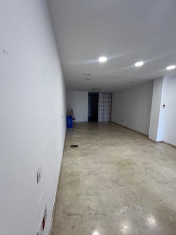 Kaupallinen vuokrattavana paikassa Benidorm - 600 € (Ref: 9470288)