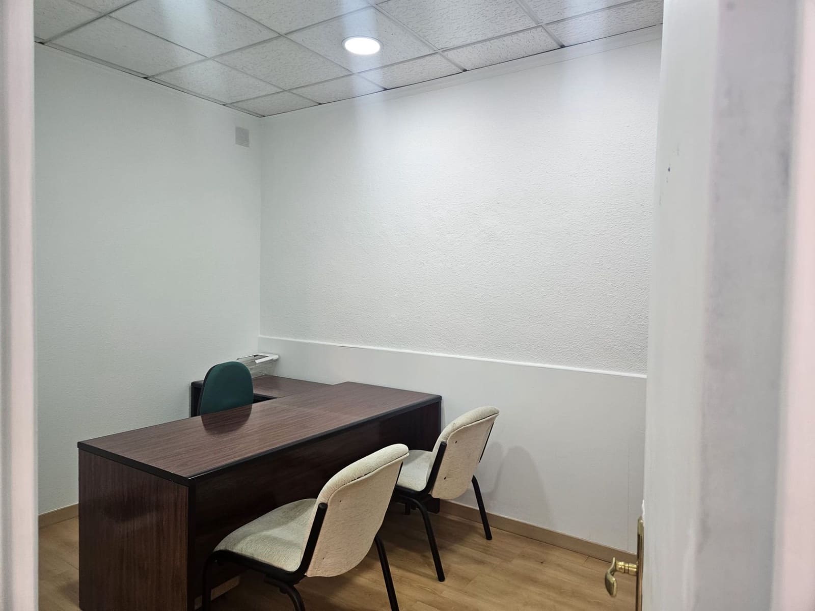 Commercieel te huur in Benidorm - € 1.100 (Ref: 9501831)
