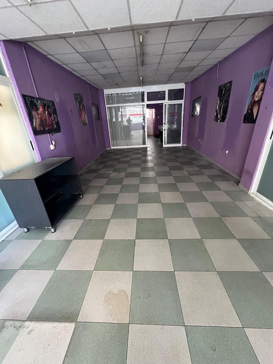 Commercial for rent in Benidorm - € 1,200 (Ref: 9503820)