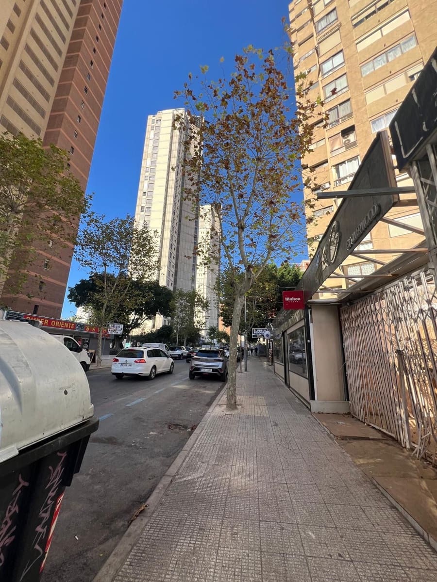 Commercial for rent in Benidorm - € 1,200 (Ref: 9503820)
