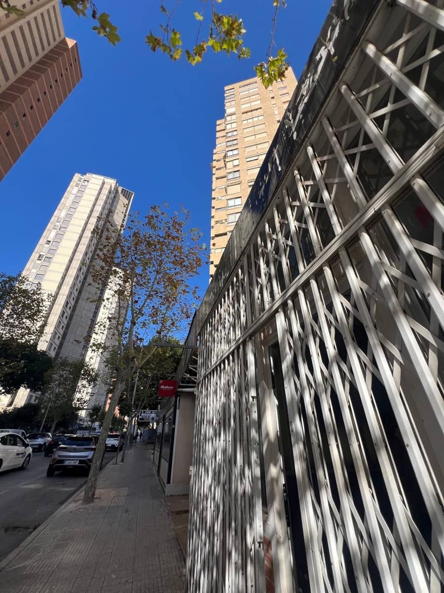 Commercial for rent in Benidorm - € 1,200 (Ref: 9503820)