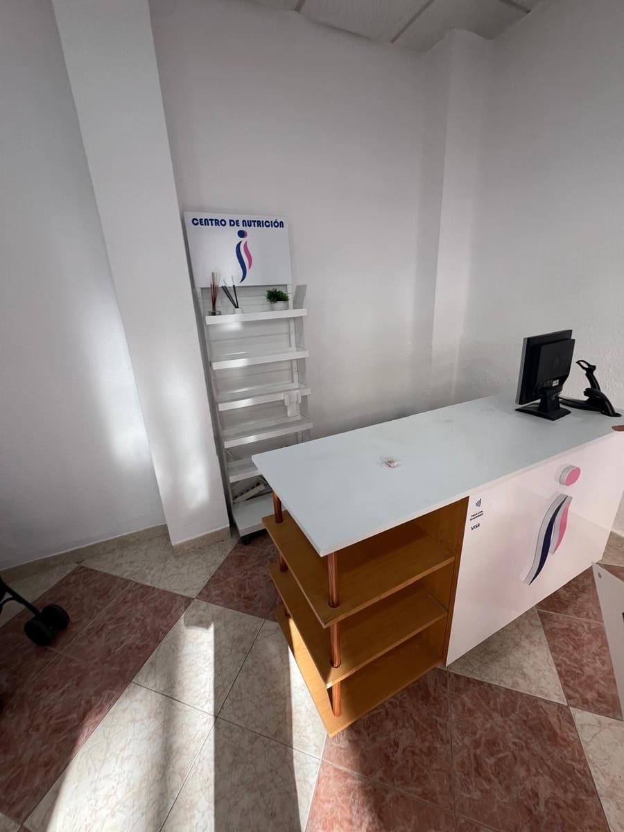 Commercial for rent in Benidorm - € 1,100 (Ref: 9503821)